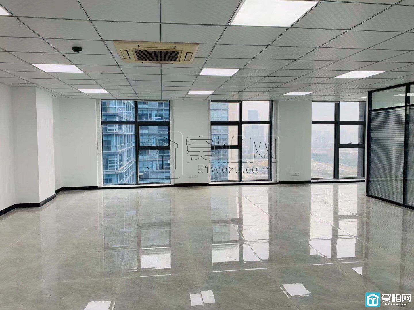 宁波南部商务区博纳大厦288平全新精装办公室出租(图2)