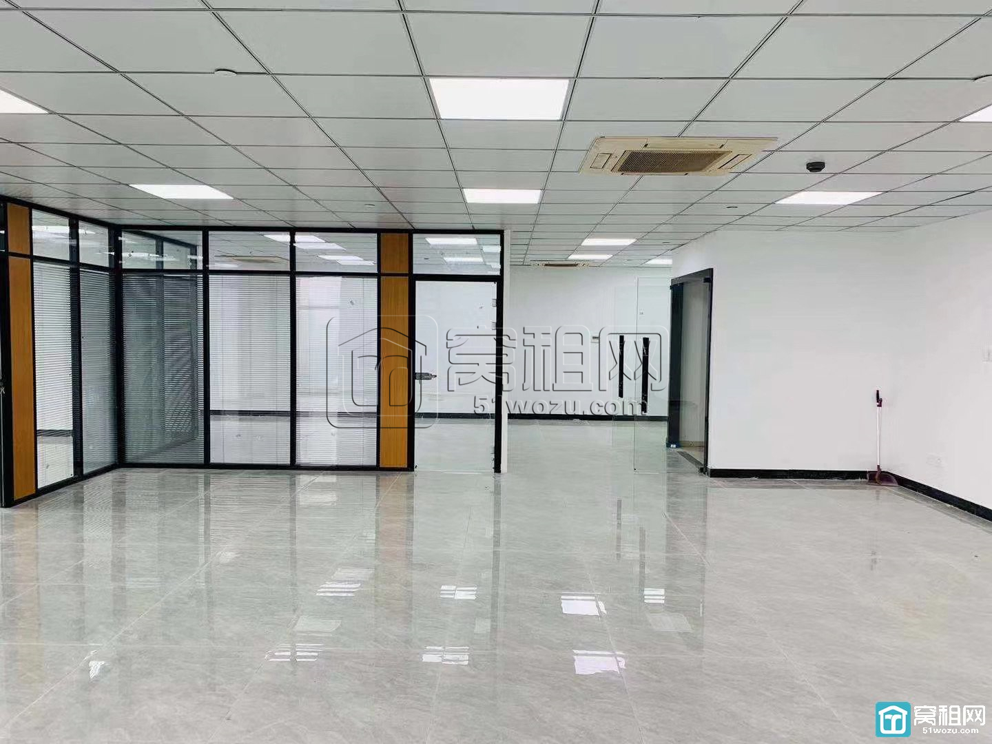 宁波南部商务区博纳大厦288平全新精装办公室出租(图4)