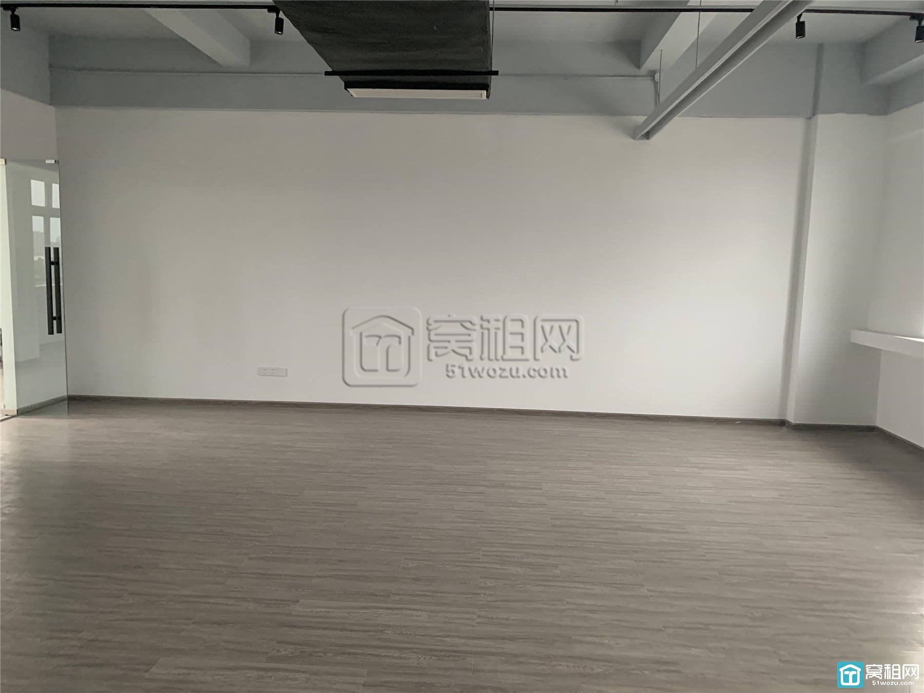 宁波孔浦写字楼浅力产业园全新精装108平米办公室出租(图1)
