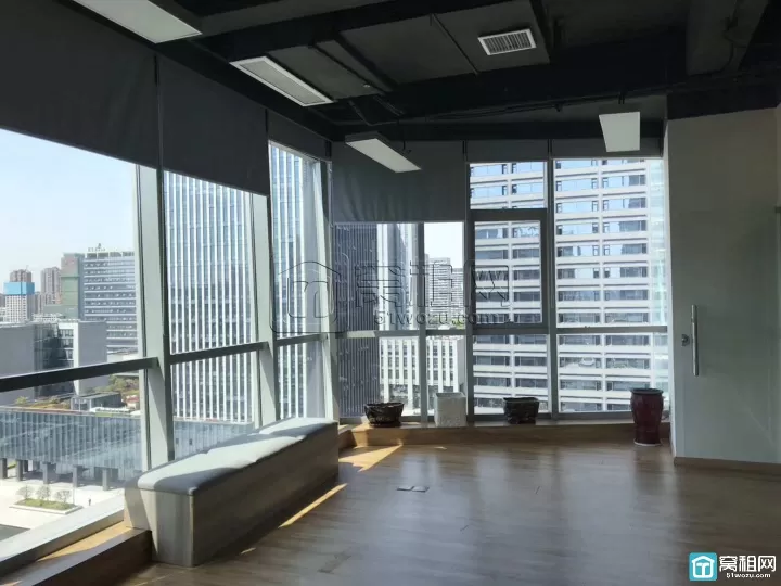 东部新城汇银大厦325平办公楼出租