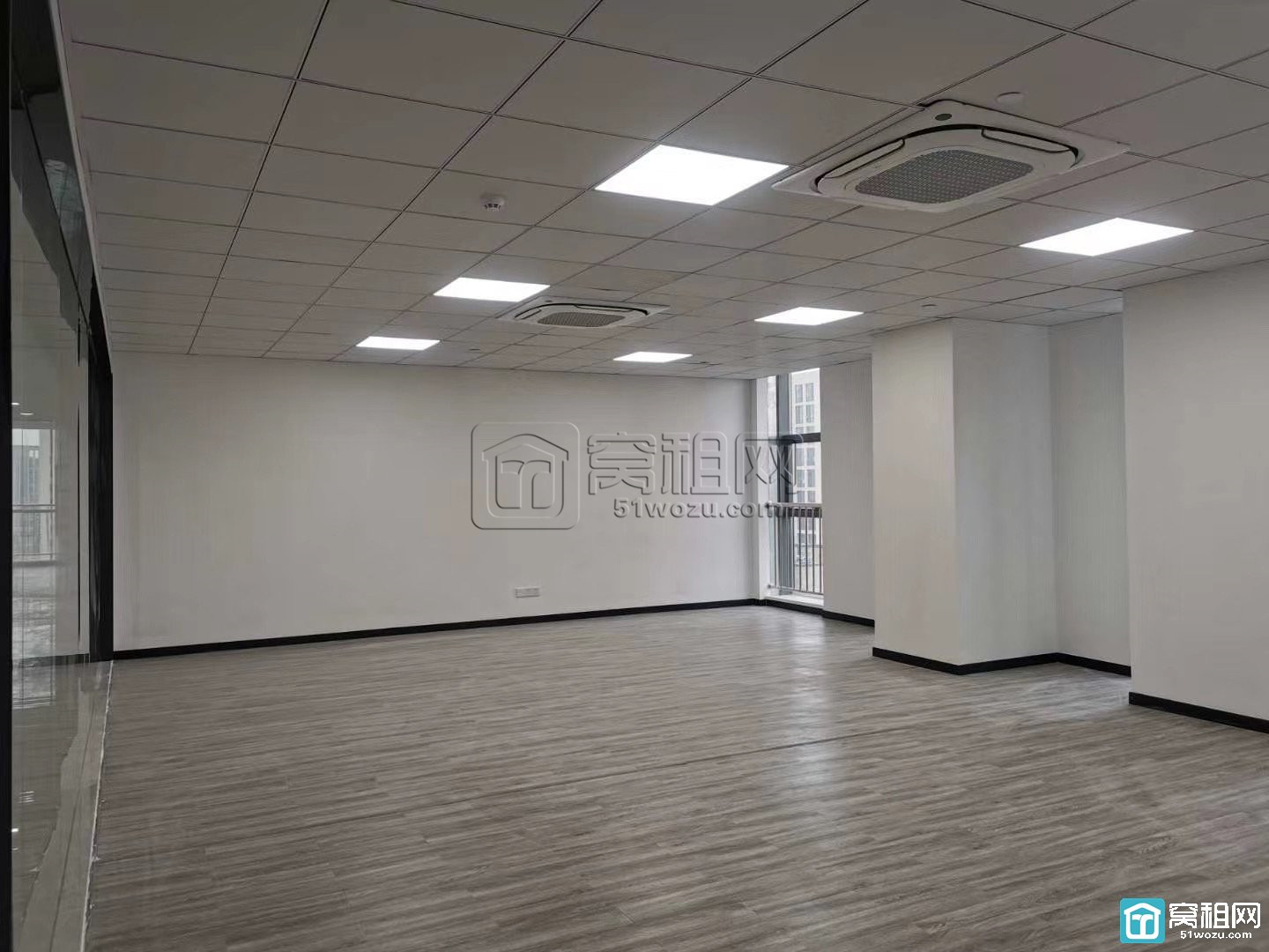 宁波燕华大厦116平米全新精装修办公室出租(图3)