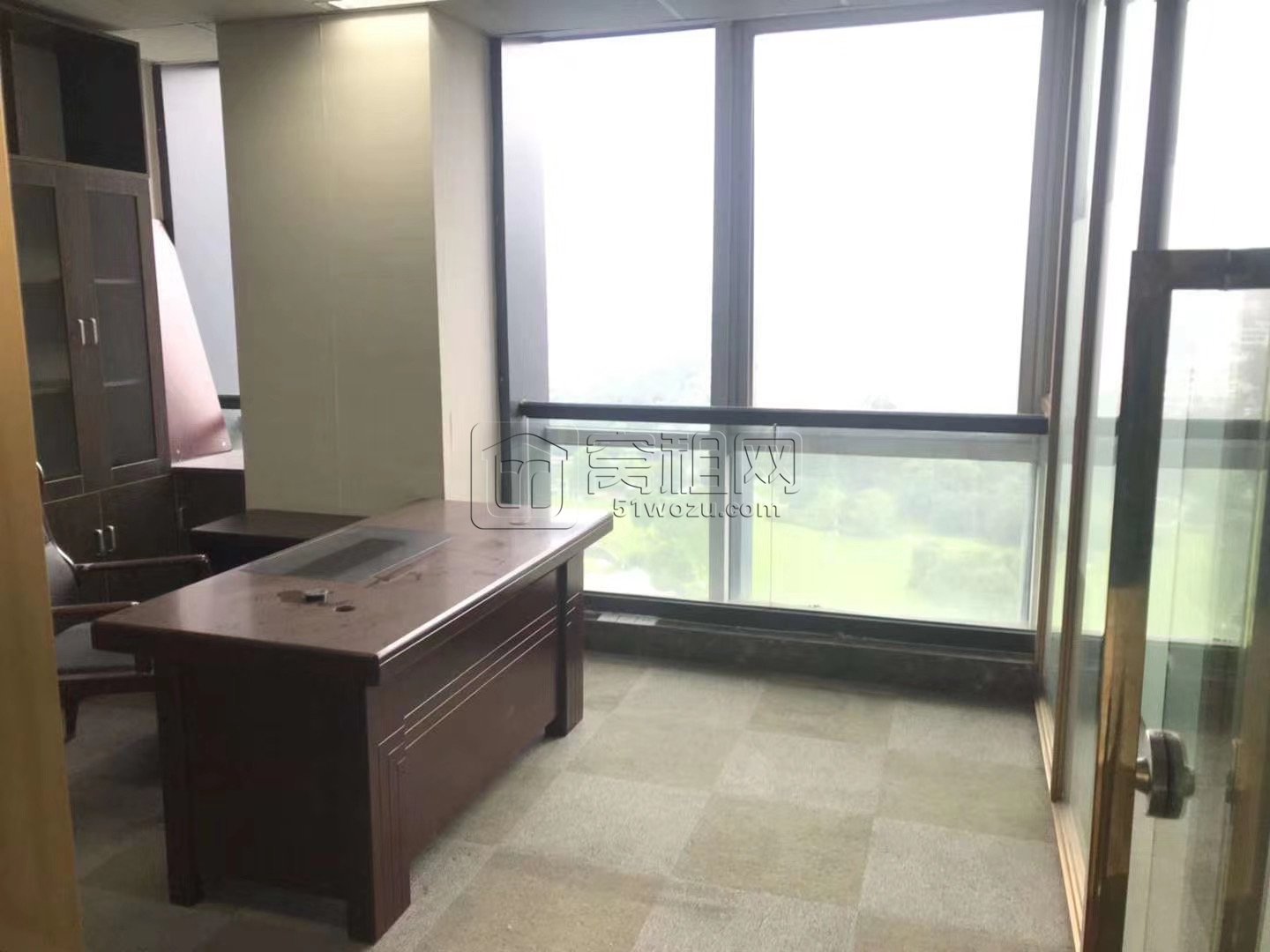 宁波南部商务区奥克斯大厦出租精装办公室带全套家具(图1)