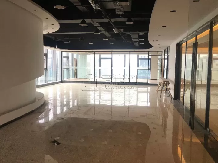 东部新城地铁1号线和5号线诺富特酒店楼主楼金融硅谷400平米办公室出租