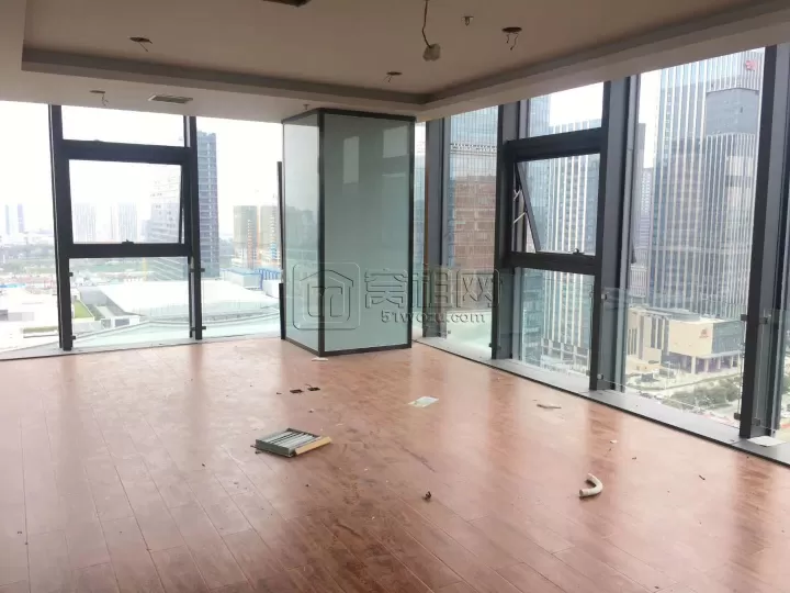 东部新城地铁1号线和5号线诺富特酒店楼主楼金融硅谷400平米办公室出租