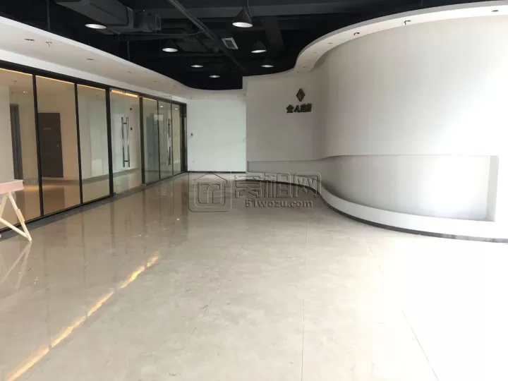 东部新城地铁1号线和5号线诺富特酒店楼主楼金融硅谷400平米办公室出租