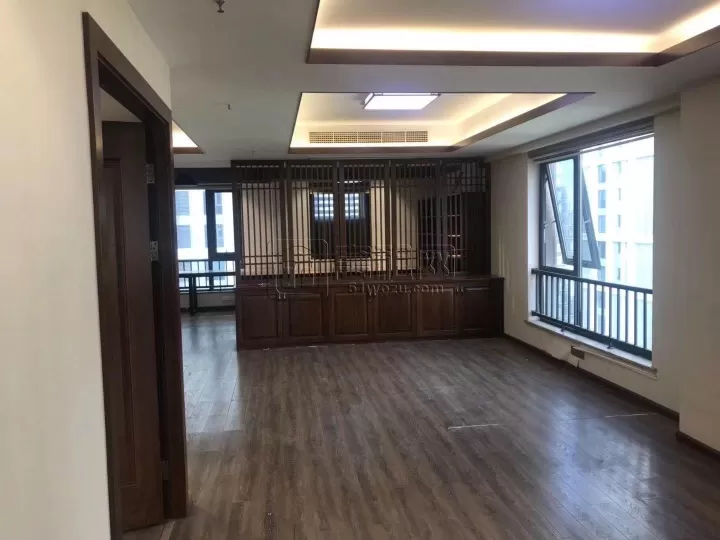 宁波东部新城地铁5号线和1号线海晏北路出口189平米办公室出租