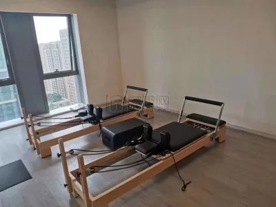 高新区皇冠大厦出租适合做瑜伽8800一个月健身等