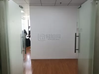 万达附近和邦大厦附近汇华大厦113平两个隔间出