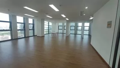 宁波发展大厦隔壁城投大厦224平米全新精装修办