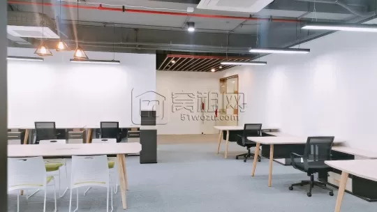 高新区迪信通大厦1号楼出租202㎡ 朝南