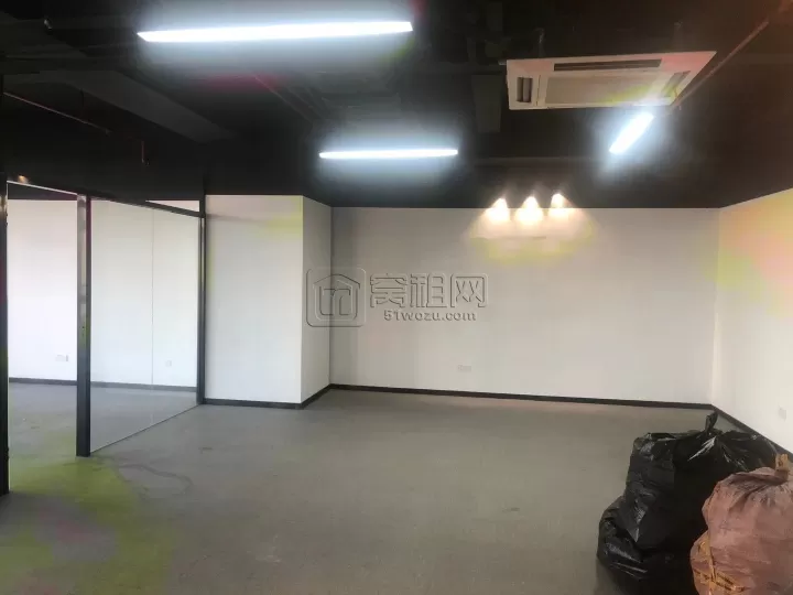 4号线出口宁波保险科技园朝东145平方米出租