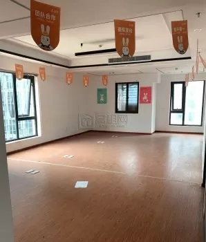 诺富特酒店隔壁金融硅谷169.04平方办公室出租