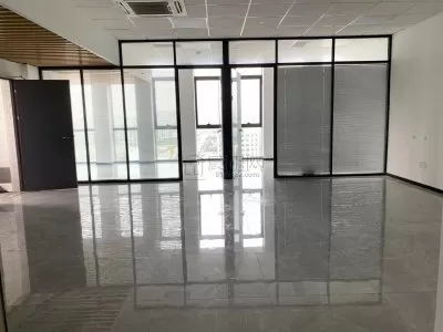 鄞州区中河街道嘉鄞大厦7号梦工场126平出租西北朝向