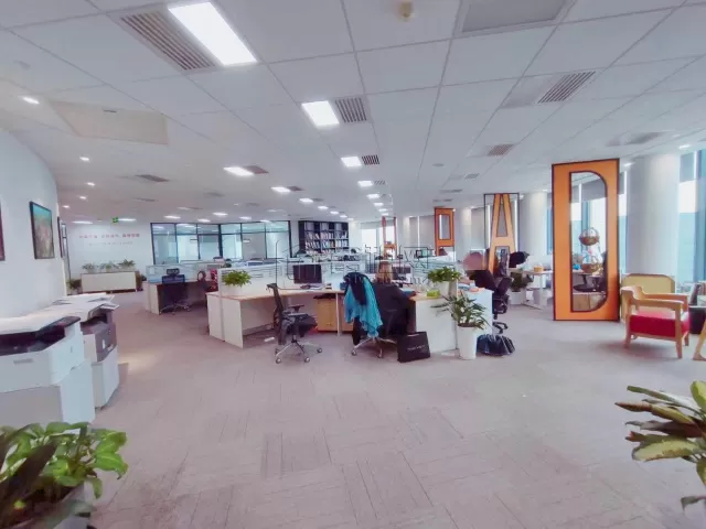 东部新城中国银行总部大厦681精装修出租