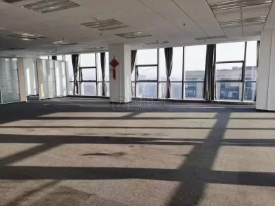 东部新城文化广场对面嘉恒广场大厦600平米落地