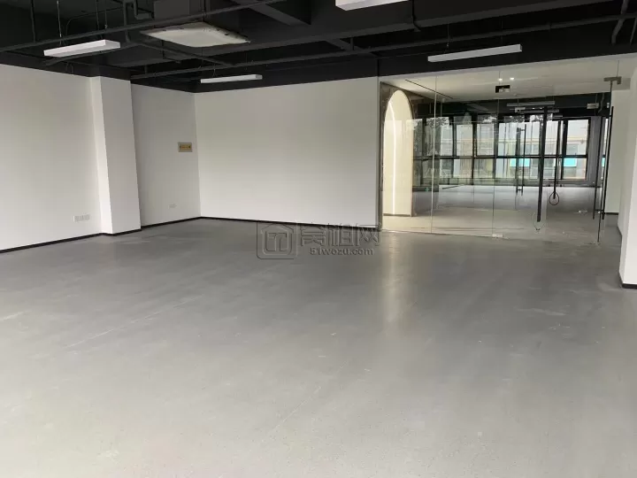 云裳谷科技园工业风136平米出租