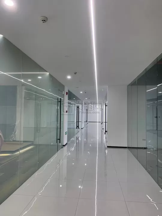 云裳谷科技园工业风136平米出租