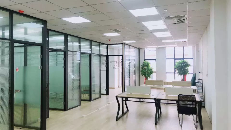 鄞州区下应梦创金谷出租精装修 带隔断 带2组4人