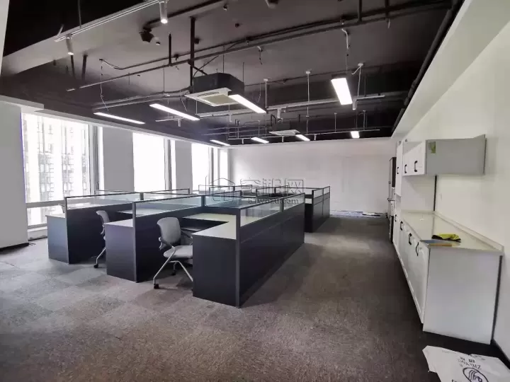 智慧园精装修220平米带家具出租