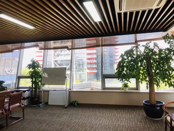 东部地铁口世纪大道站智汇湾出租