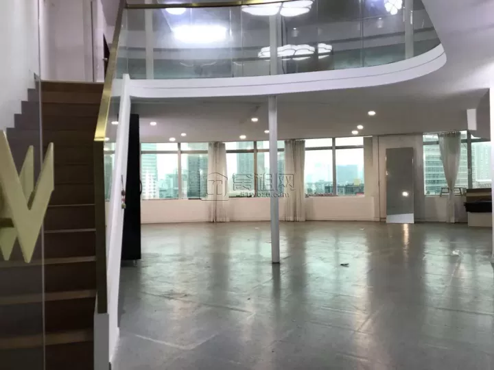 宁波世贸中心200平招租朝南朝江整排大窗采光