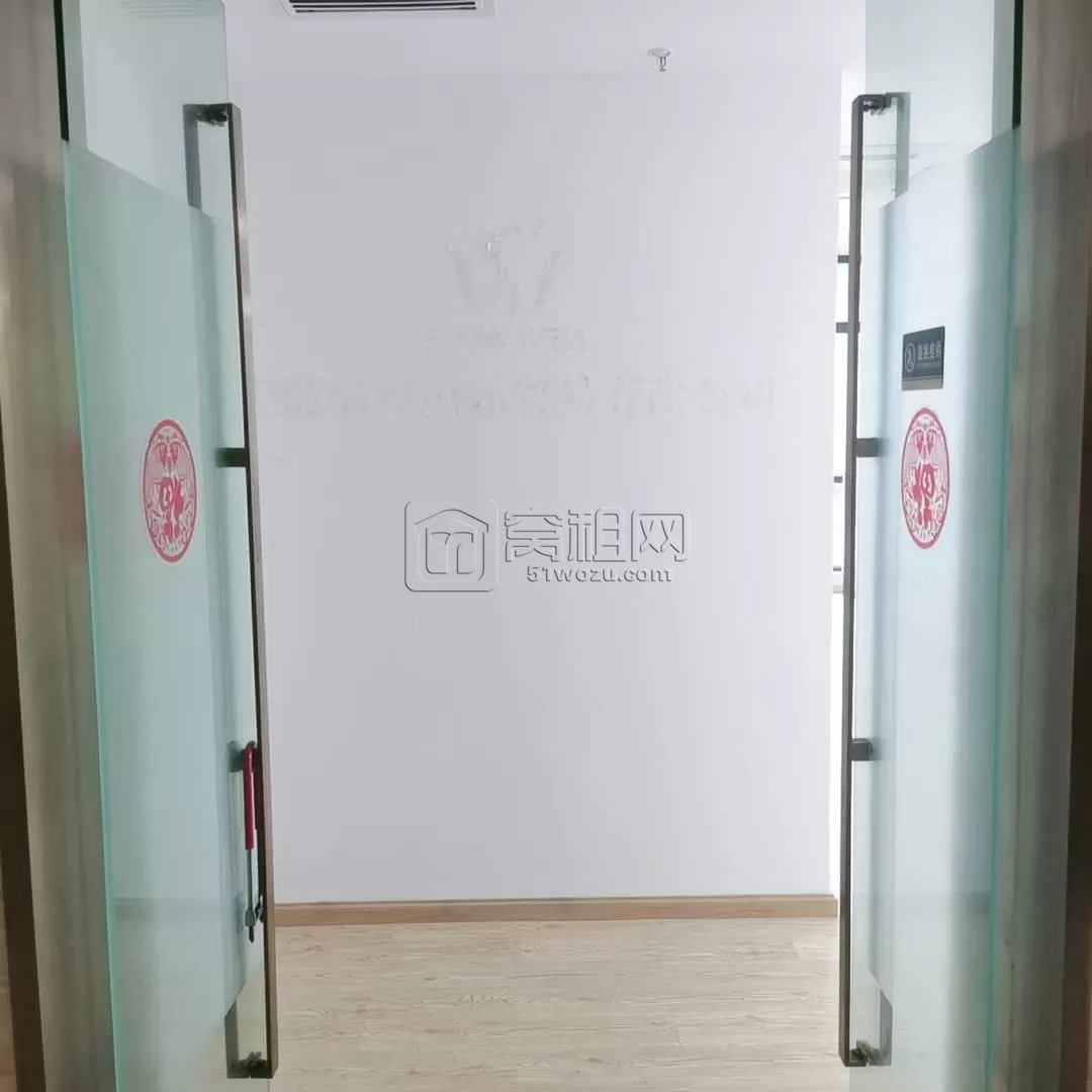 奥克斯大厦125平带两个隔间7000/月出租