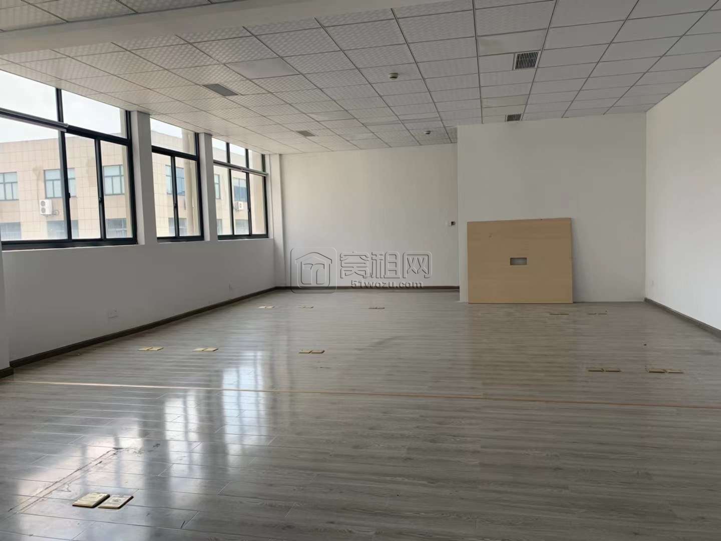 集士港恒宇创业园3楼160平米办公室出租1元/平米(图4)