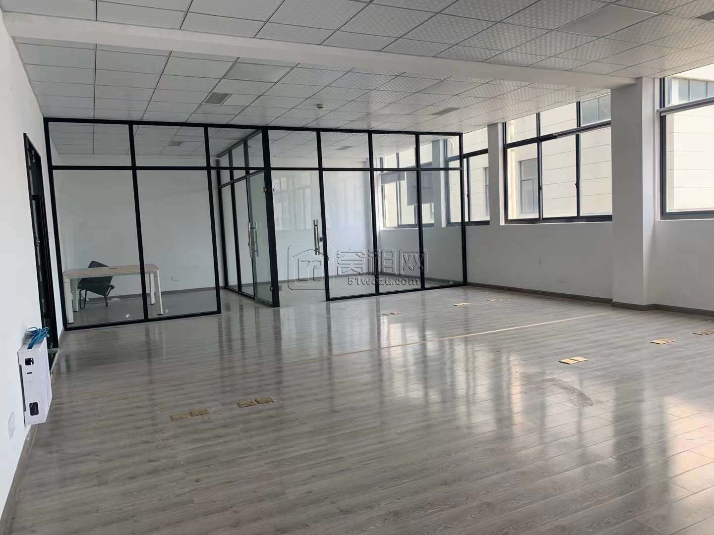 集士港恒宇创业园3楼160平米办公室出租1元/平米(图2)