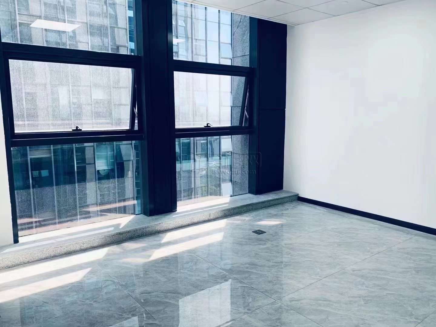 10月份新增加泰康大厦130平朝东出租