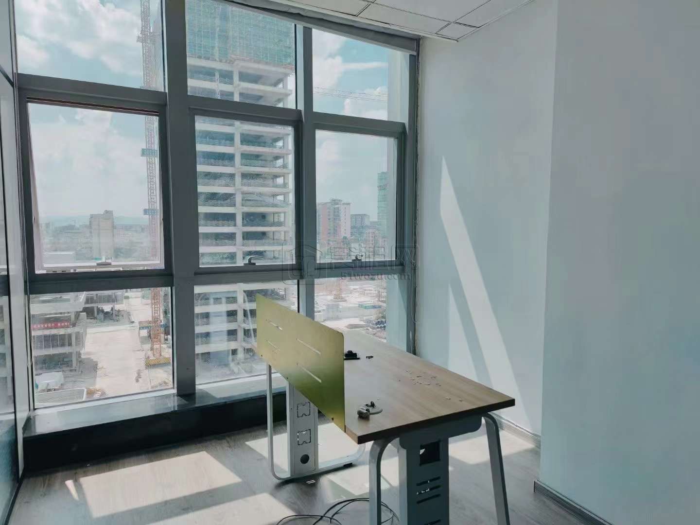 鸿安大厦7楼办公室106平米出租(图4)