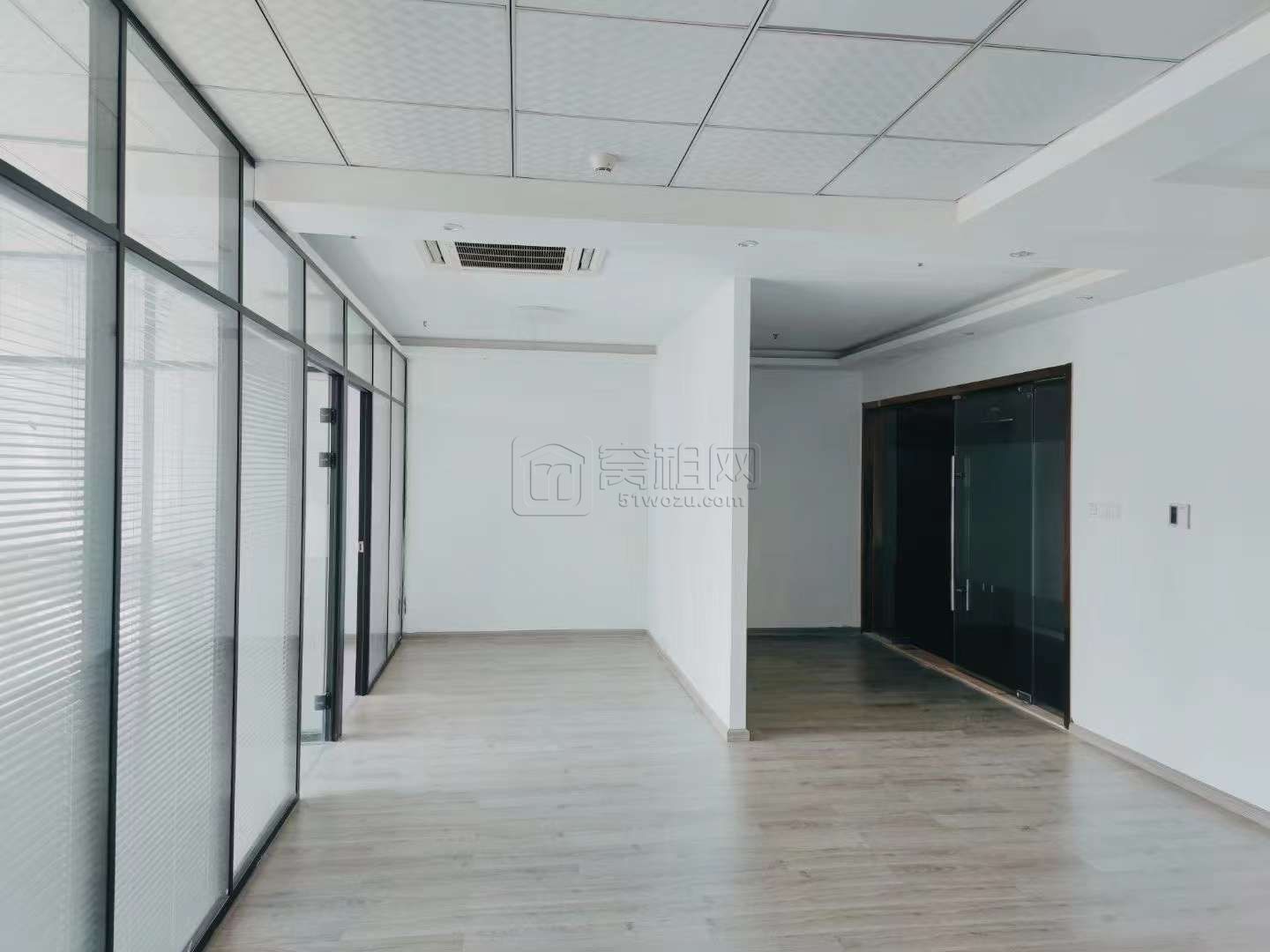 鸿安大厦7楼办公室106平米出租