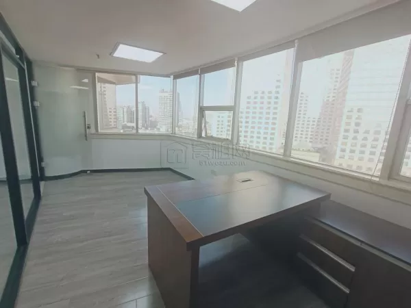 宁波富豪大厦朝东 75平 1隔间 带家具3400每月