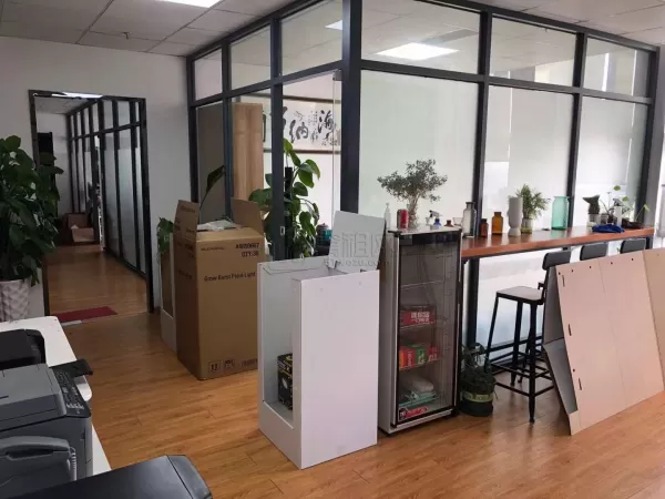 江北前洋企协大厦439平出租电梯口