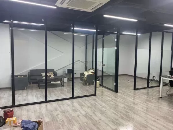 奥克斯大厦96平带家具 月租4200