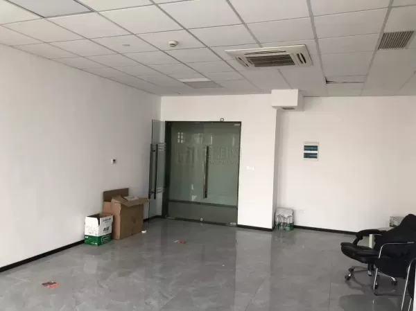 嘉鄞大厦7号梦工场75平米出租大通间