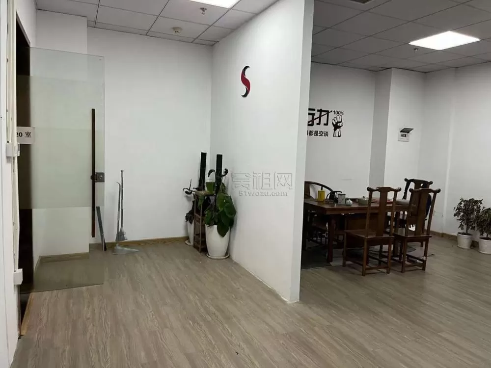 荣安大厦95平 精装带家具出租