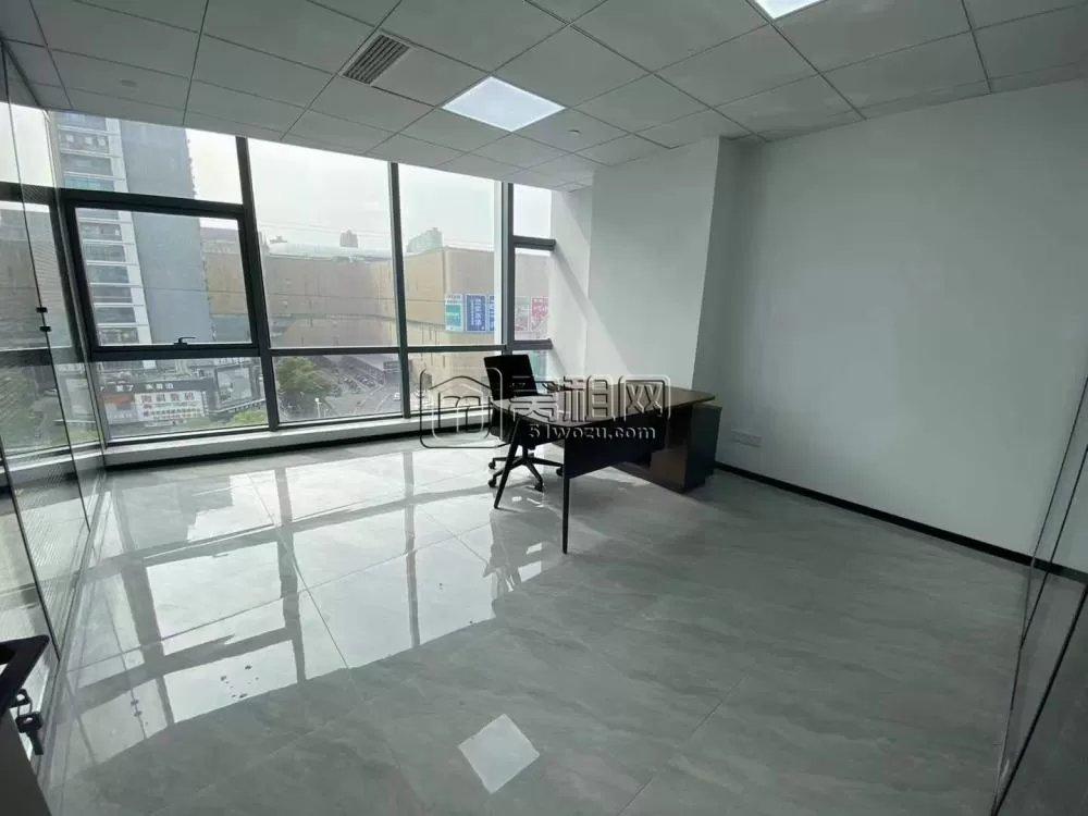 荣安星空里精装修带家具 俩隔间出租
