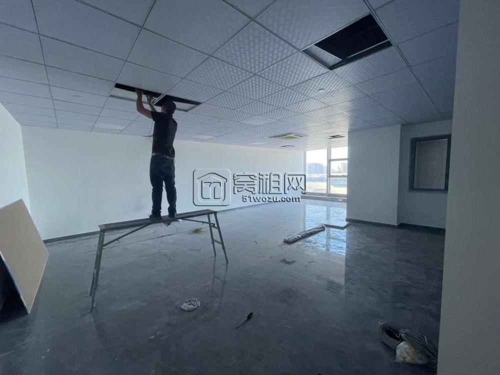 宁波东部新城银泰大厦158平米精装修出租(图2)