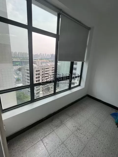 东方商务中心出租101平米
