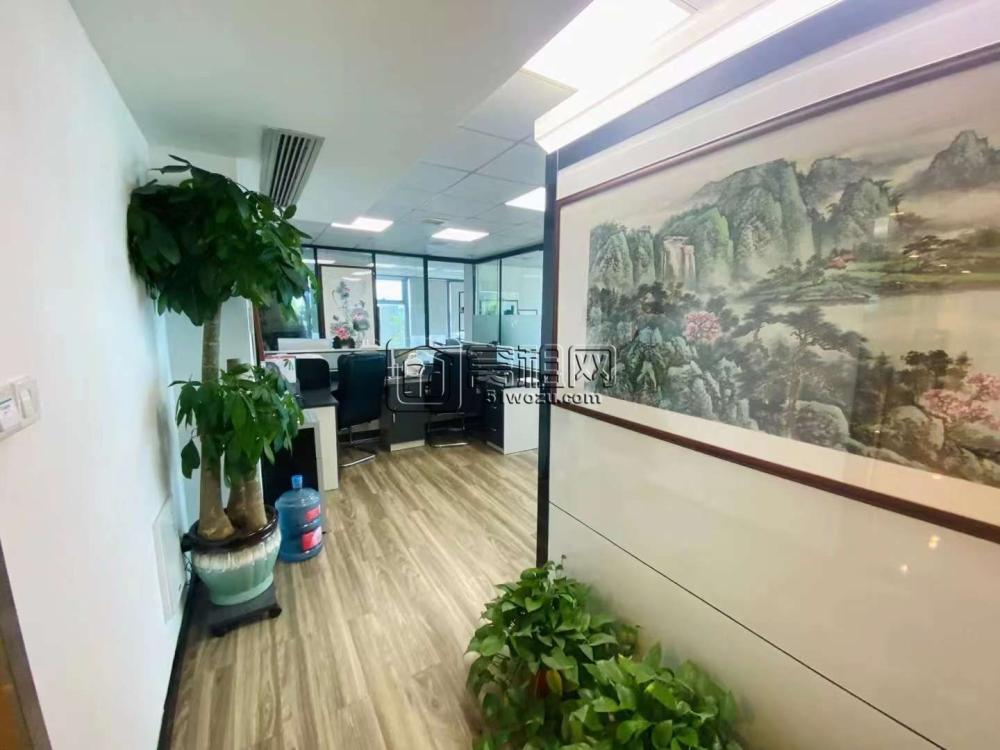 汇亚国际130平米精装修超高得房率办公室