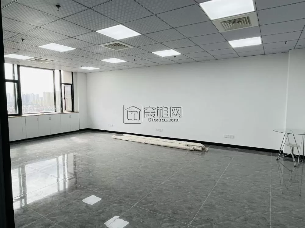 恒富大厦出租168平 2隔间 电子门禁 独立空调
