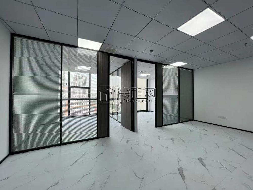 新天地商务大厦出租电梯口位置119平 两个隔间 落地窗(图3)
