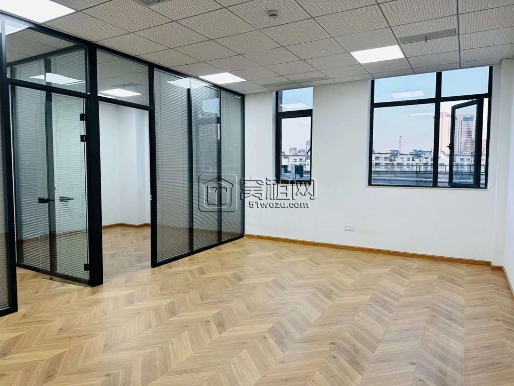 汉德城78平米精装修办公室出租已做两个隔间(图3)