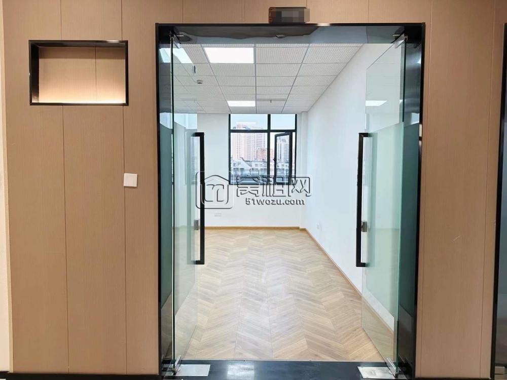 汉德城78平米精装修办公室出租已做两个隔间(图6)