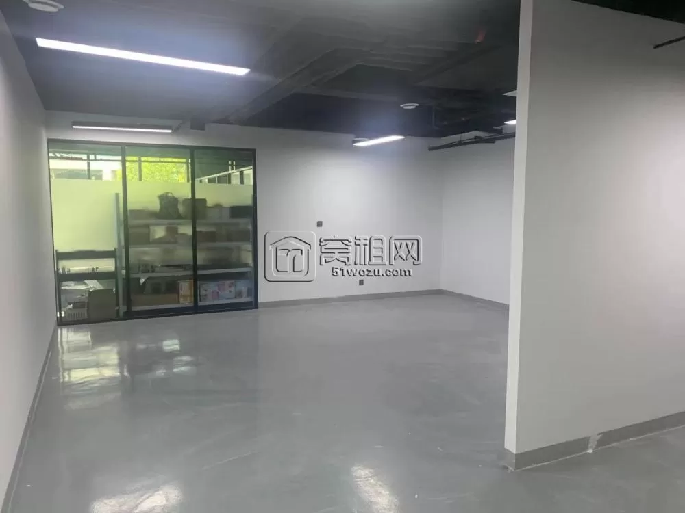 前洋街道2楼办公室 90平  特价2388出租