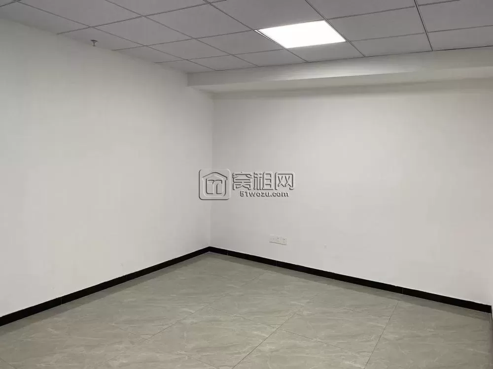 汇金大厦580平米精装修电梯口办公室出租