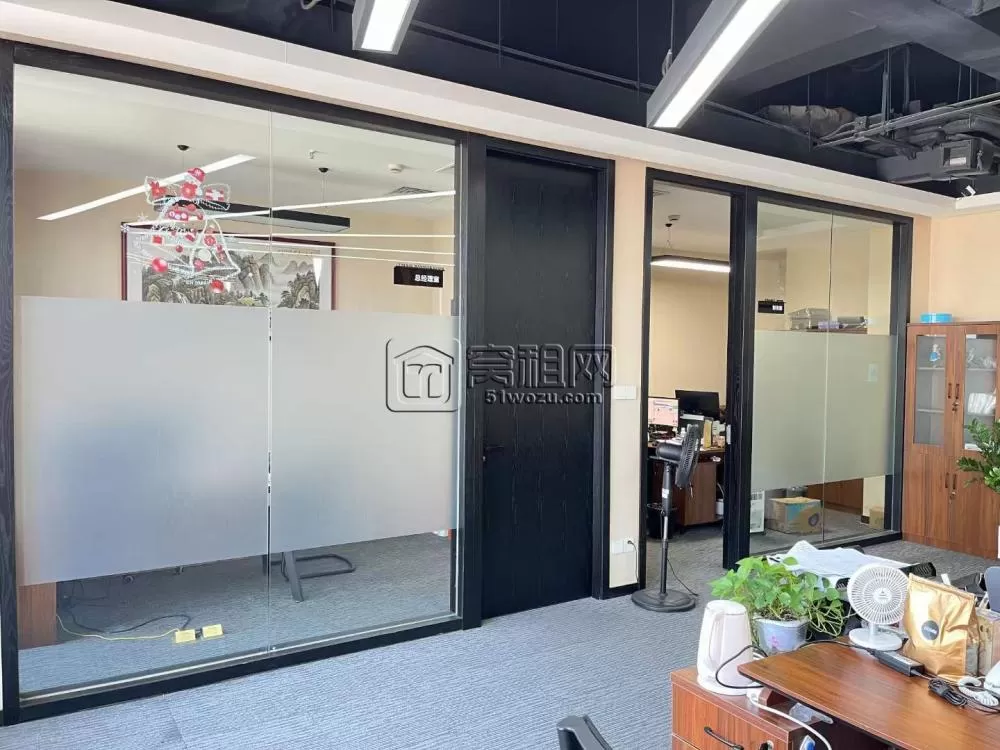 东部新城1号线5号线海宴北路地铁口办公楼出租