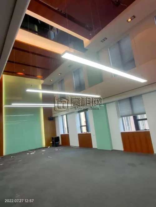 高新区研发园 精装办公室，朝南，得房率80%