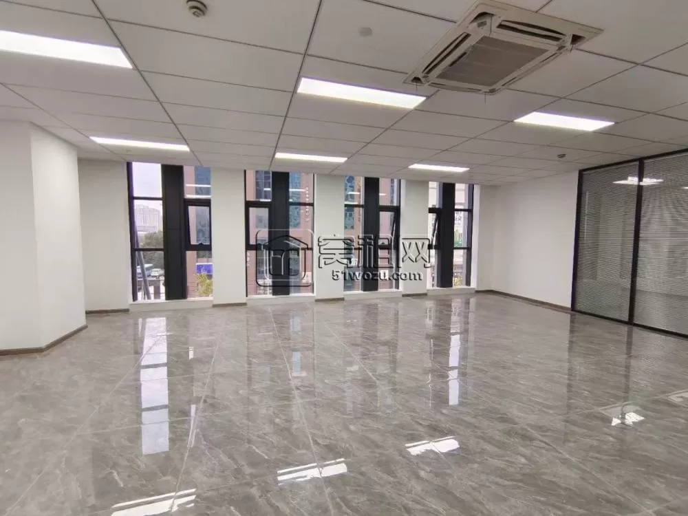 南部商务区，汇鼎大厦 ​220平3隔间来谈就租 特价9000/月