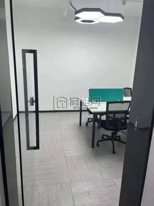 东方商务中心地铁口2号楼23平带家具出租